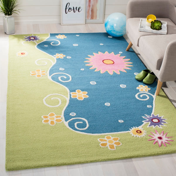 Safavieh Kids SFK383 Hand Tufted Rug