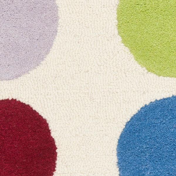Safavieh Kids SFK386 Hand Tufted Rug