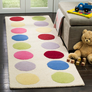 Safavieh Kids SFK386 Hand Tufted Rug