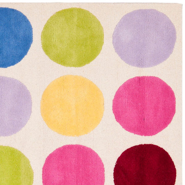 Safavieh Kids SFK386 Hand Tufted Rug