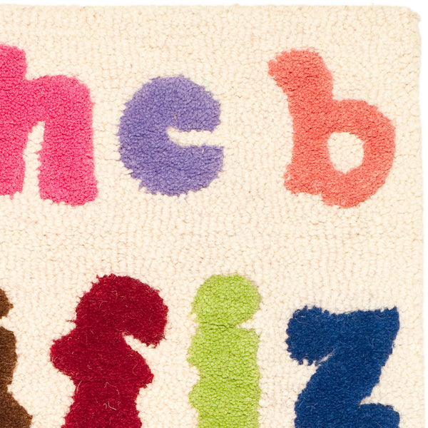 Safavieh Kids SFK389 Hand Tufted Rug