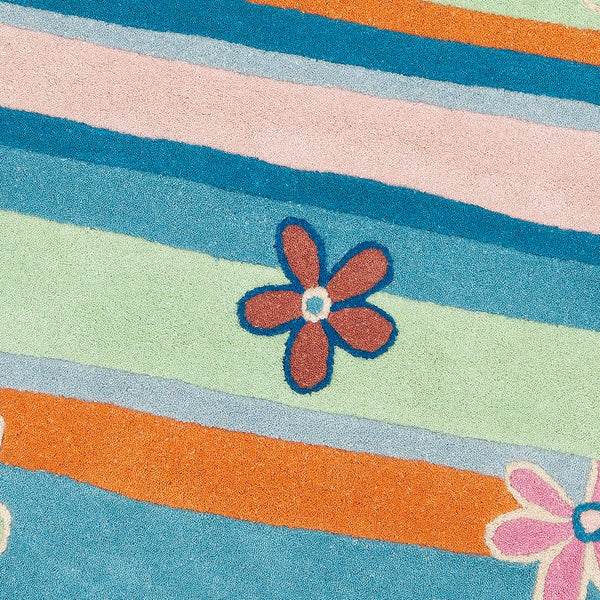 Safavieh Kids SFK750 Hand Tufted Rug