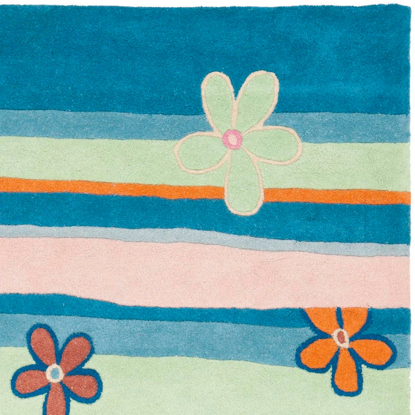Safavieh Kids SFK750 Hand Tufted Rug