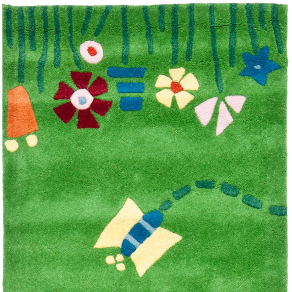Safavieh Kids SFK751 Hand Tufted Rug
