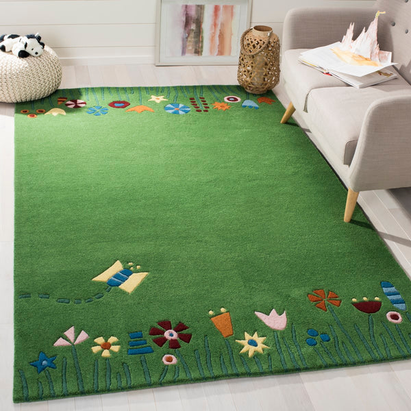 Safavieh Kids SFK751 Hand Tufted Rug