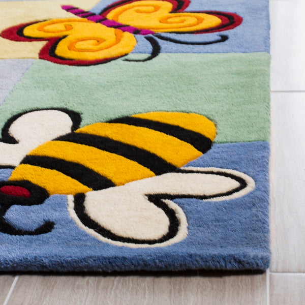 Safavieh Kids SFK753 Hand Tufted Rug