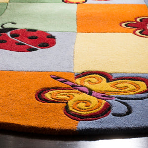 Safavieh Kids SFK753 Hand Tufted Rug