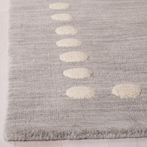Safavieh Kids SFK802 Hand Loomed Rug