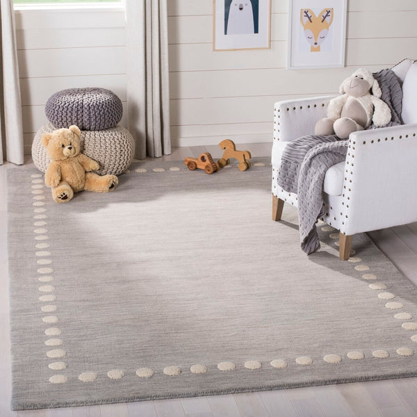 Safavieh Safavieh Kids 802 Hand Loomed Wool Rug SFK802F-3