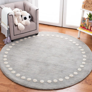 Safavieh Safavieh Kids 802 Hand Loomed Wool Rug SFK802F-3