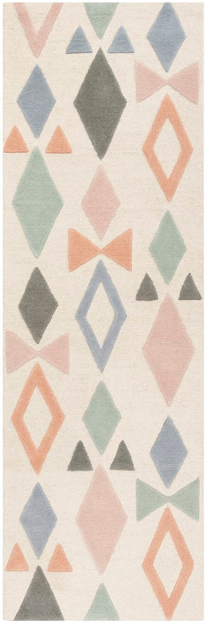 Safavieh Kids SFK901 Hand Tufted Rug