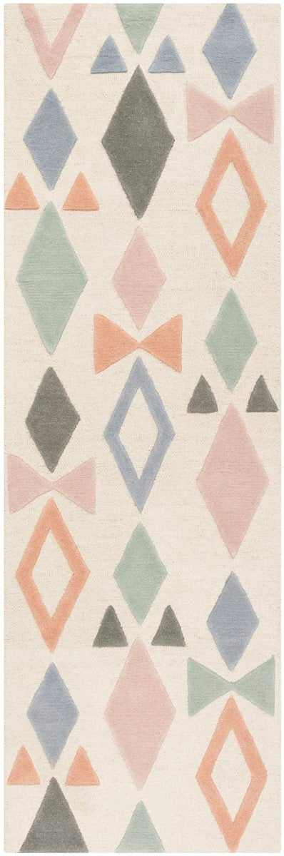 Safavieh Kids SFK901 Hand Tufted Rug