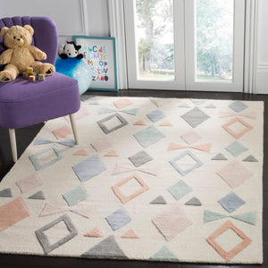 Safavieh Kids SFK901 Hand Tufted Rug