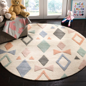 Safavieh Kids SFK901 Hand Tufted Rug