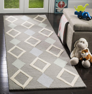 Safavieh Safavieh Kids 902 Diamonds Hand Tufted Wool Rug SFK902B-3