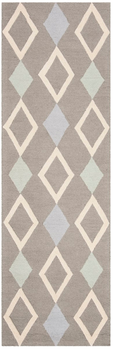 Safavieh Kids SFK902 Hand Tufted Rug
