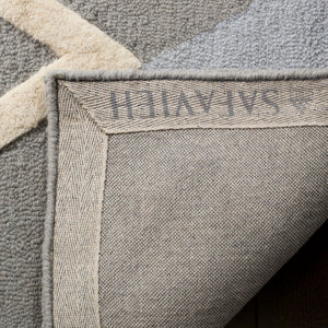 Safavieh Kids SFK902 Hand Tufted Rug