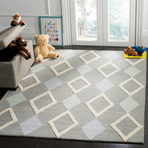Safavieh Kids SFK902 Hand Tufted Rug