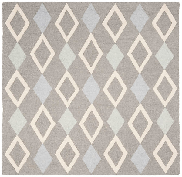 Safavieh Kids SFK902 Hand Tufted Rug