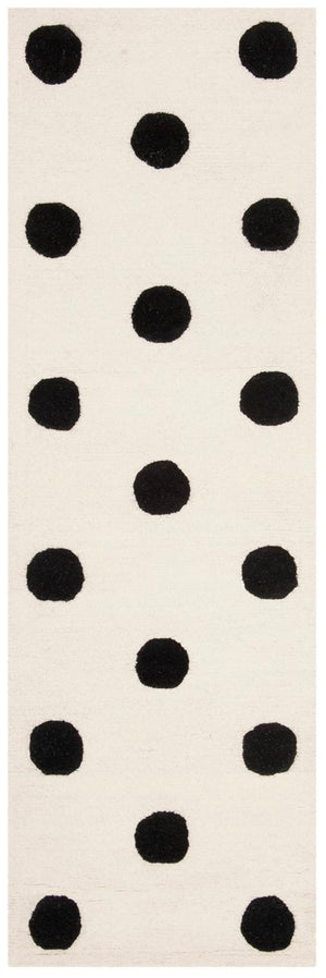 Safavieh Kids SFK904 Hand Tufted Rug
