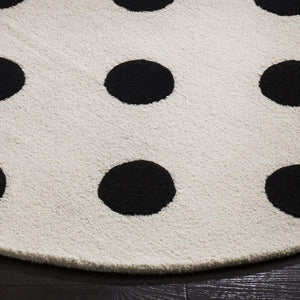 Safavieh Safavieh Kids 904 Polka Dots Hand Tufted Wool Rug SFK904D-3