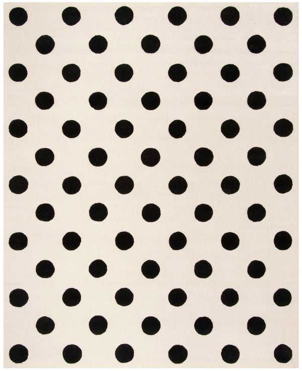 Safavieh Kids SFK904 Hand Tufted Rug