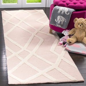 Safavieh Kids SFK905 Hand Tufted Rug