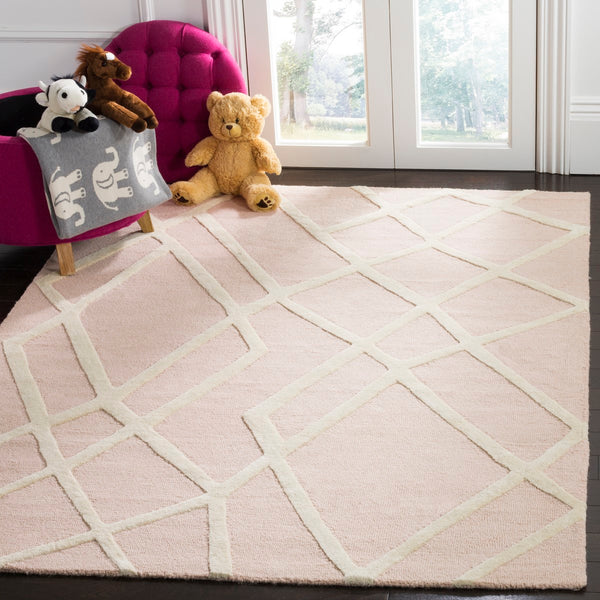 Safavieh Kids SFK905 Hand Tufted Rug