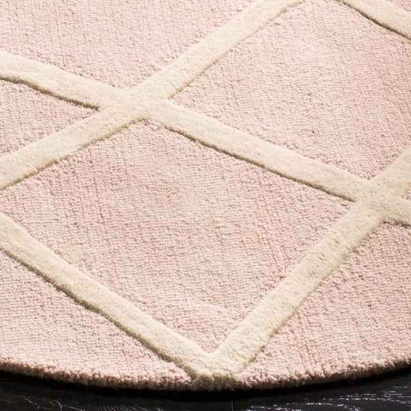 Safavieh Kids SFK905 Hand Tufted Rug