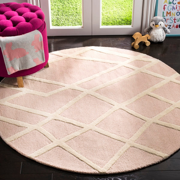 Safavieh Kids SFK905 Hand Tufted Rug