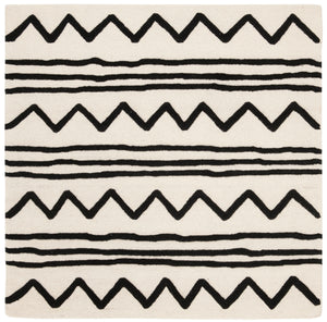Safavieh Safavieh Kids 907 Zigzag Hand Tufted Wool Rug SFK907D-3