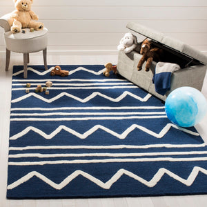 Safavieh Kids SFK907 Hand Tufted Rug