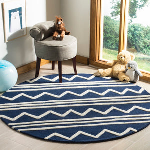 Safavieh Kids SFK907 Hand Tufted Rug