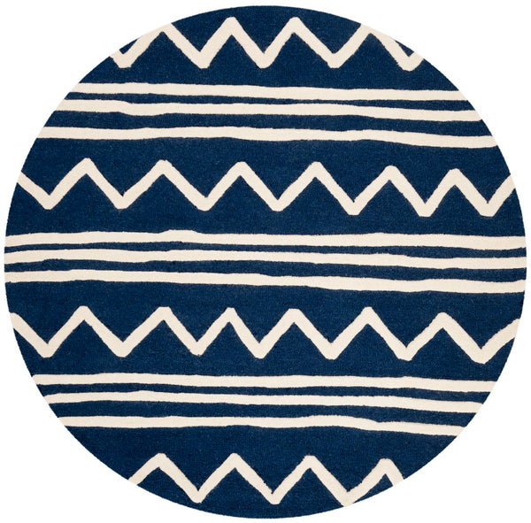 Safavieh Kids SFK907 Hand Tufted Rug
