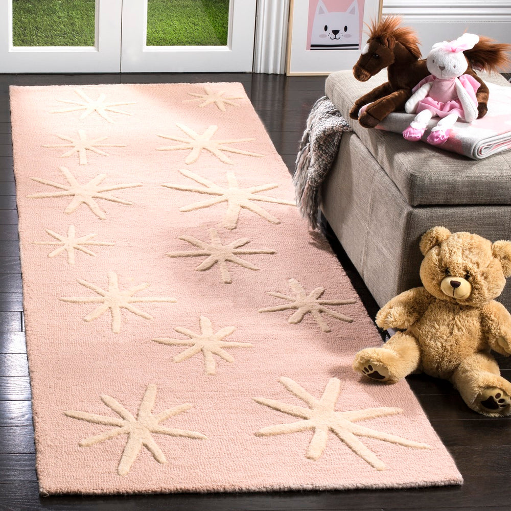 Safavieh Kids SFK908 Hand Tufted Rug