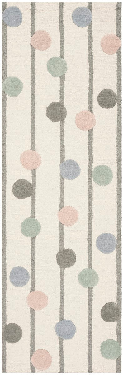 Safavieh Kids SFK909 Hand Tufted Rug