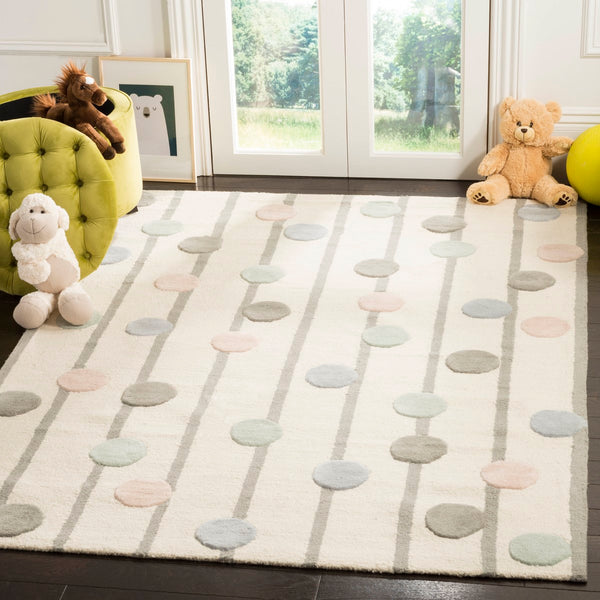 Safavieh Kids SFK909 Hand Tufted Rug