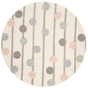 Safavieh Kids SFK909 Hand Tufted Rug