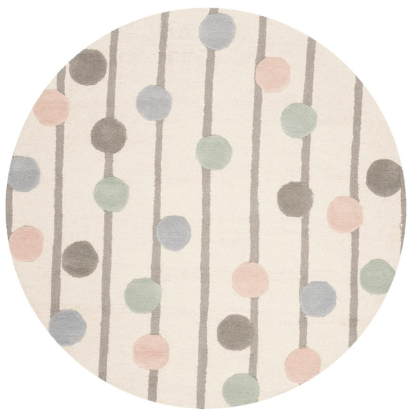 Safavieh Kids SFK909 Hand Tufted Rug
