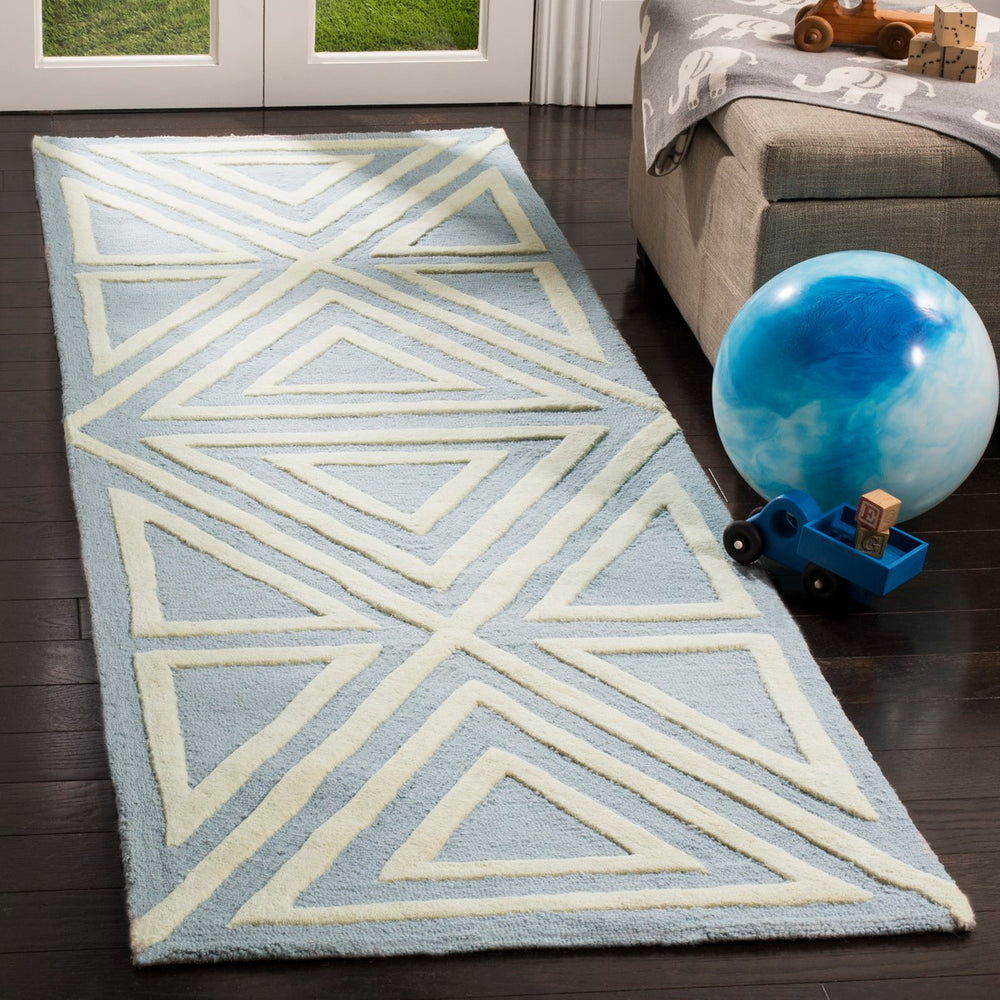 Safavieh Kids SFK912 Hand Tufted Rug