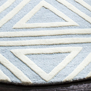Safavieh Kids SFK912 Hand Tufted Rug