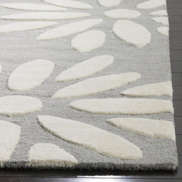 Safavieh Safavieh Kids 914 Daisy Hand Tufted Wool Rug SFK914C-3