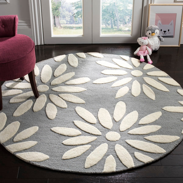 Safavieh Kids SFK914 Hand Tufted Rug