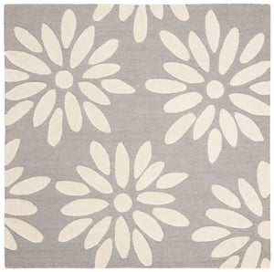 Safavieh Kids SFK914 Hand Tufted Rug