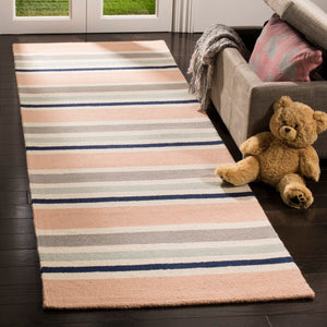 Safavieh Kids SFK916 Hand Tufted Rug