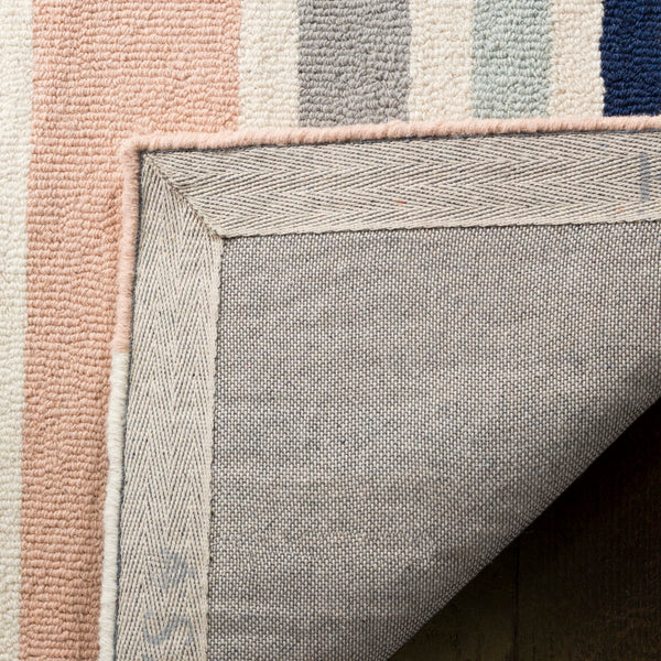 Safavieh Kids SFK916 Hand Tufted Rug