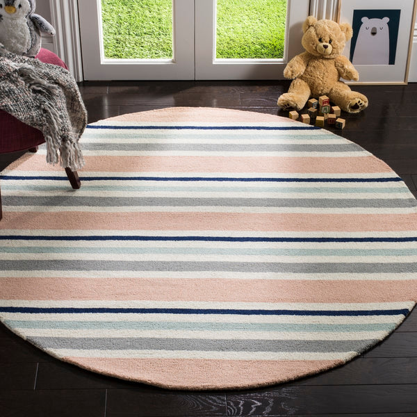 Safavieh Kids SFK916 Hand Tufted Rug