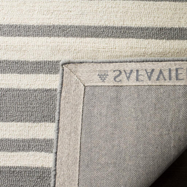 Safavieh Safavieh Kids 917 Barcode Hand Tufted Wool Rug SFK917C-3