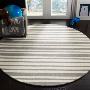 Safavieh Kids SFK917 Hand Tufted Rug