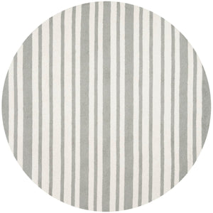 Safavieh Kids SFK917 Hand Tufted Rug